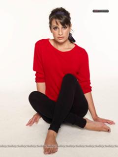 Lea Michele feet photo thumbnail