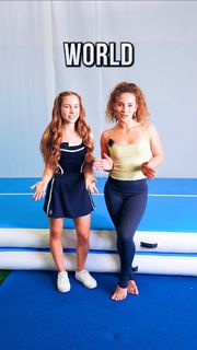 Sofie Dossi feet photo thumbnail