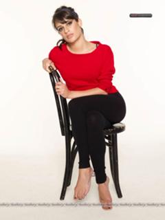Lea Michele feet photo thumbnail