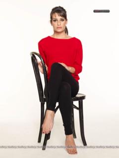 Lea Michele feet photo thumbnail