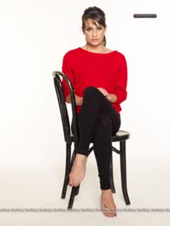 Lea Michele feet photo thumbnail