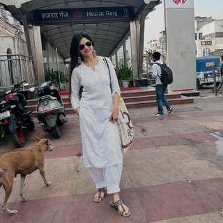 Poonam Yadav feet photo thumbnail