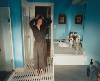 Emma Stone feet photo thumbnail