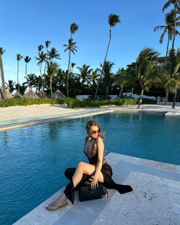 Xenia Tchoumitcheva feet photo thumbnail