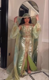 Haifa Wehbe feet photo thumbnail