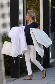 Cameron Diaz feet photo thumbnail