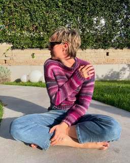 Federica Pellegrini feet photo thumbnail
