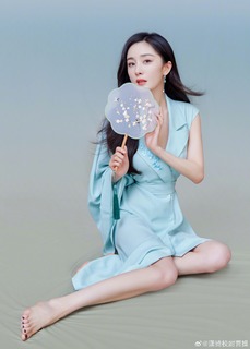 Mi Yang feet photo thumbnail