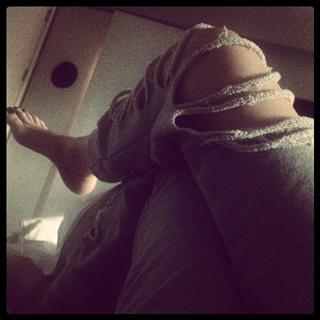 Ellie Goulding feet photo thumbnail