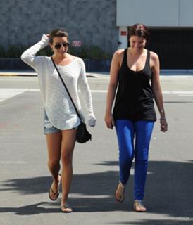 Lea Michele feet photo thumbnail