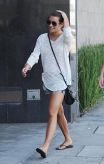 Lea Michele feet photo thumbnail