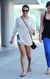 Lea Michele feet photo thumbnail