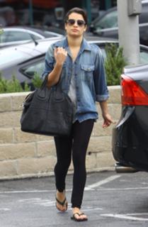 Lea Michele feet photo thumbnail