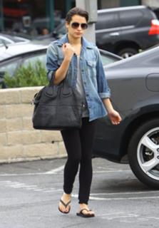 Lea Michele feet photo thumbnail