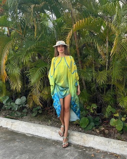 Xenia Tchoumitcheva feet photo thumbnail