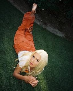 Christina Aguilera feet photo thumbnail