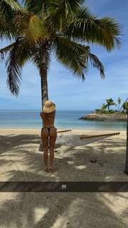 Corinna Kopf feet photo thumbnail