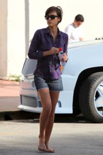 Jessica Alba feet photo thumbnail
