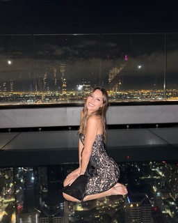 Carolina Ardohain feet photo thumbnail