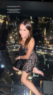 Carolina Ardohain feet photo thumbnail