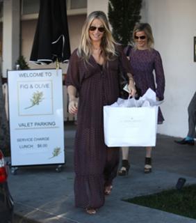 Molly Sims feet photo thumbnail