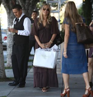Molly Sims feet photo thumbnail