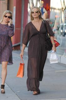 Molly Sims feet photo thumbnail