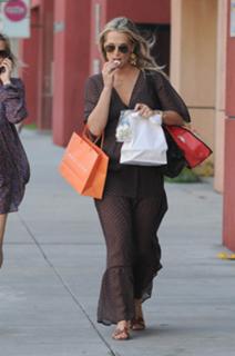 Molly Sims feet photo thumbnail