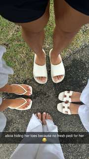 Corinna Kopf feet photo thumbnail