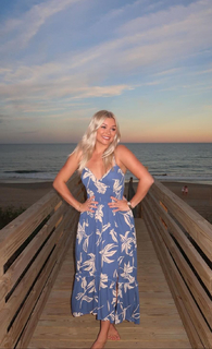 Katie Sigmond feet photo thumbnail