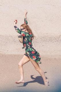 Jessica Chastain feet photo thumbnail