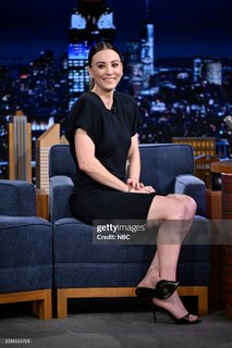 Kaley Cuoco feet photo 5