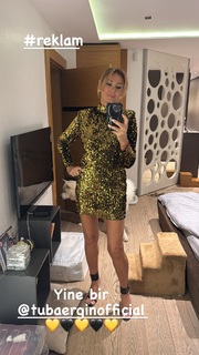 Pinar Altug feet photo thumbnail