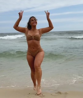 Paolla Oliveira feet photo thumbnail