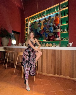 Xenia Tchoumitcheva feet photo thumbnail