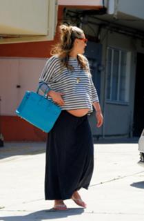Molly Sims feet photo thumbnail