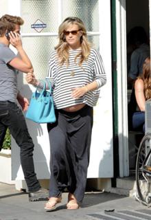 Molly Sims feet photo thumbnail