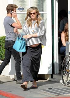 Molly Sims feet photo thumbnail
