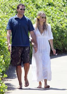 Molly Sims feet photo thumbnail