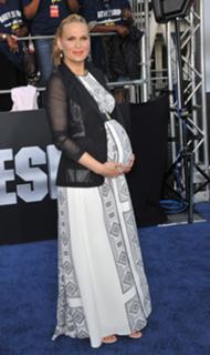 Molly Sims feet photo thumbnail