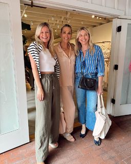 Molly Sims feet photo thumbnail