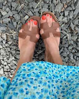 Molly Sims feet photo thumbnail
