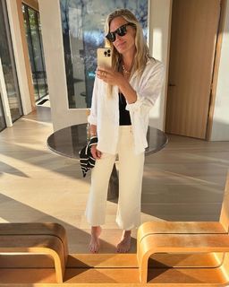 Molly Sims feet photo thumbnail