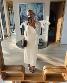 Molly Sims feet photo thumbnail