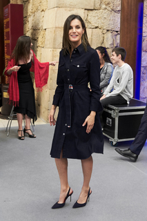 Queen Letizia of Spain feet photo thumbnail