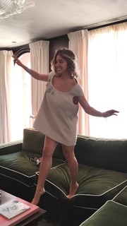 Sydney Sweeney feet photo thumbnail