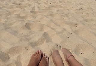 Sarah Michelle Gellar feet photo thumbnail