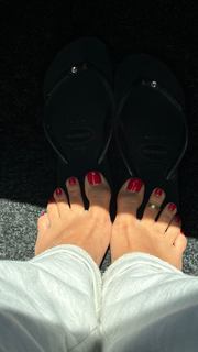 Corinna Kopf feet photo thumbnail