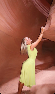 Katie Sigmond feet photo thumbnail