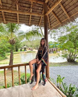 Carolina Ardohain feet photo thumbnail